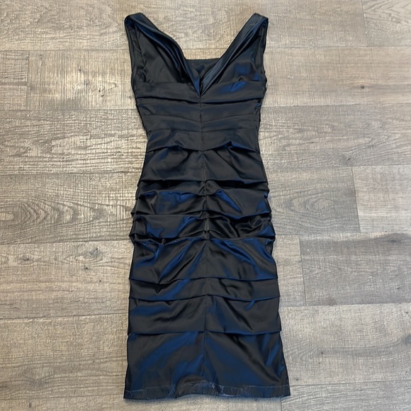 Black ruched dress mid length - Picture 4 of 4